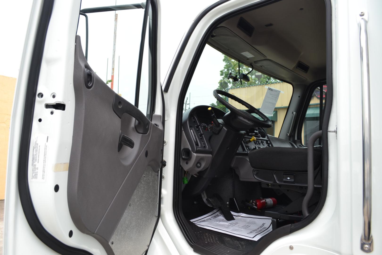 2019 YELLOW /BLACK FREIGHTLINER M2-106 with an CUMMINS B6.7L 240HP engine, ALLISON 2500RDS AUTOMATIC transmission, located at 9172 North Fwy, Houston, TX, 77037, (713) 910-6868, 29.887470, -95.411903 - Photo#11